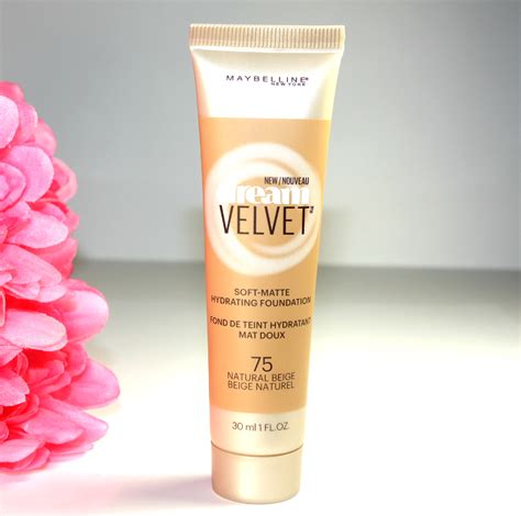 Make your skin look flawless with the velvety matte finish of this foundation
